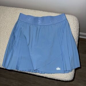 ALO Yoga Women's Sky Blue Pleated Mini Skirt